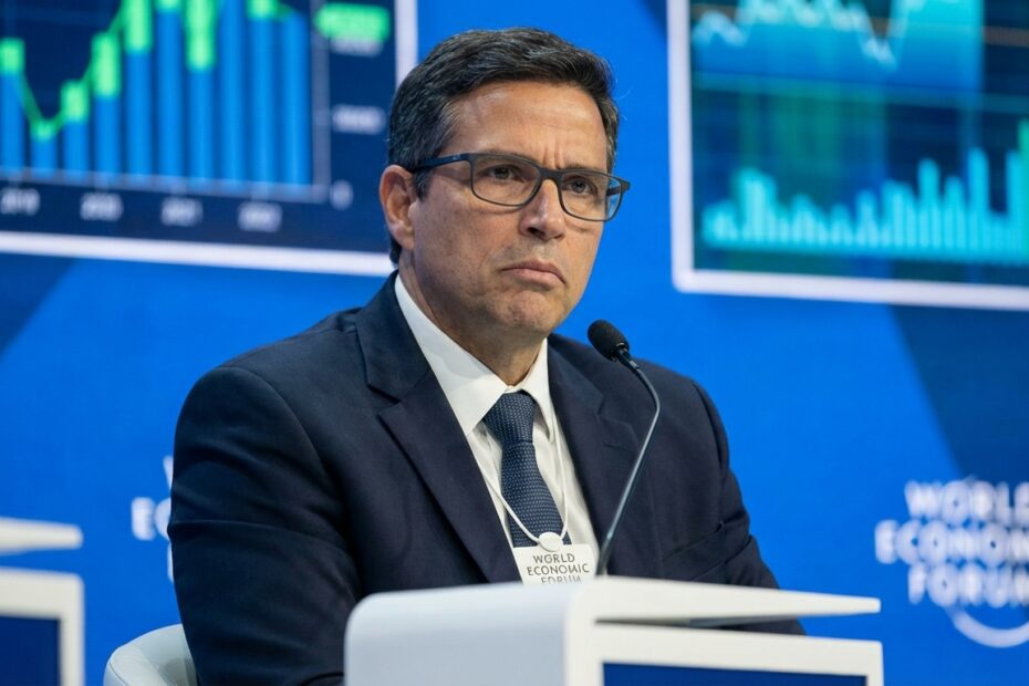 Roberto Campos Neto analisa riscos econômicos das stablecoins